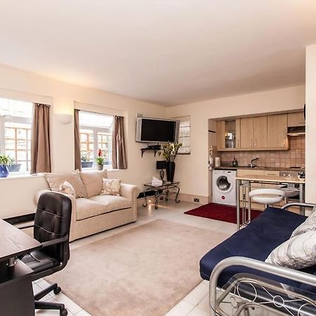 Awesome Apartment In The Heart Of Camden Town Londres Extérieur photo