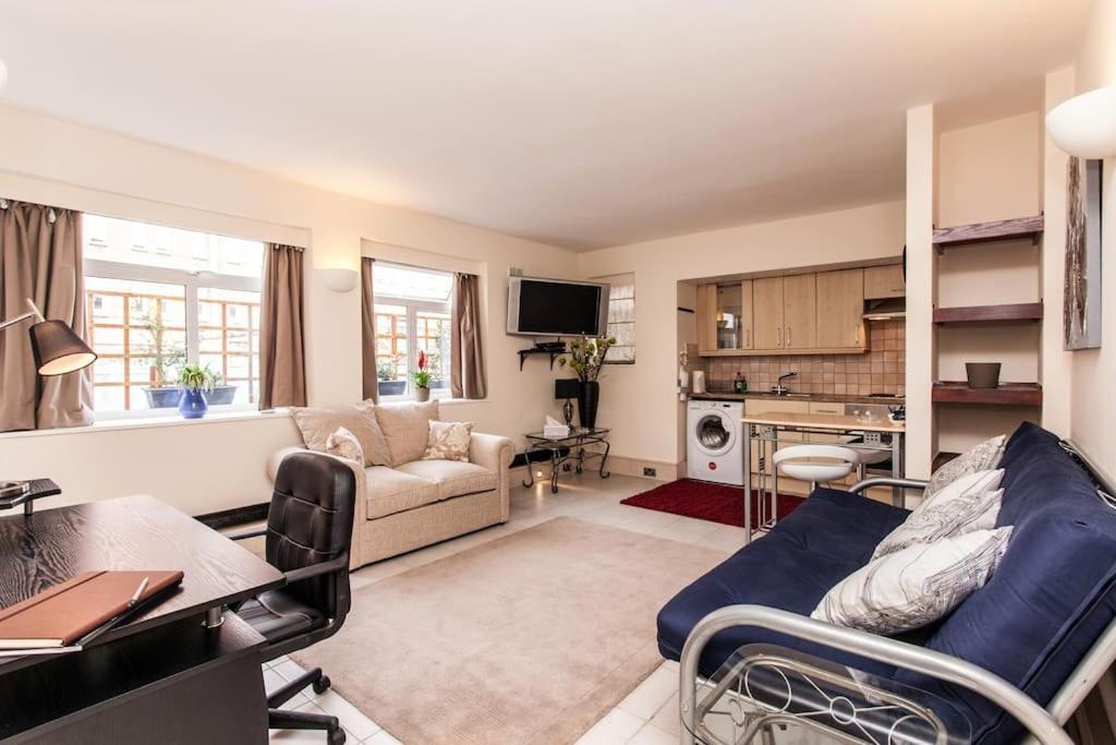 Awesome Apartment In The Heart Of Camden Town Londres Extérieur photo