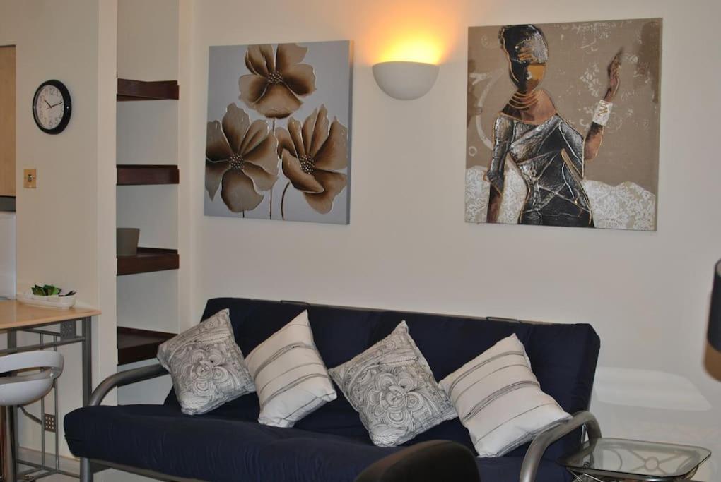 Awesome Apartment In The Heart Of Camden Town Londres Extérieur photo
