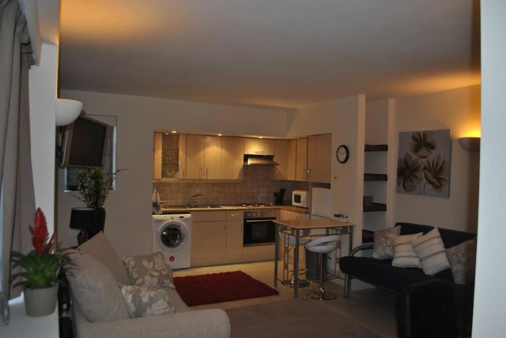 Awesome Apartment In The Heart Of Camden Town Londres Extérieur photo