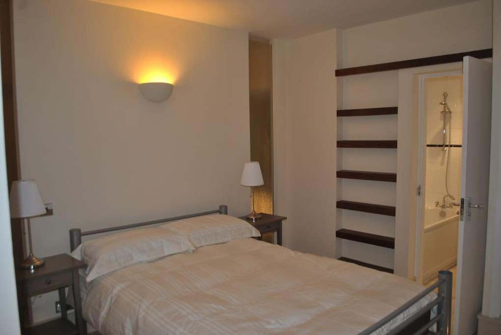 Awesome Apartment In The Heart Of Camden Town Londres Extérieur photo